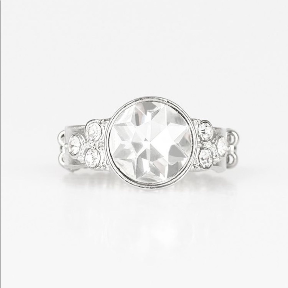 ✨3 for $10✨ Silver ring with white stone